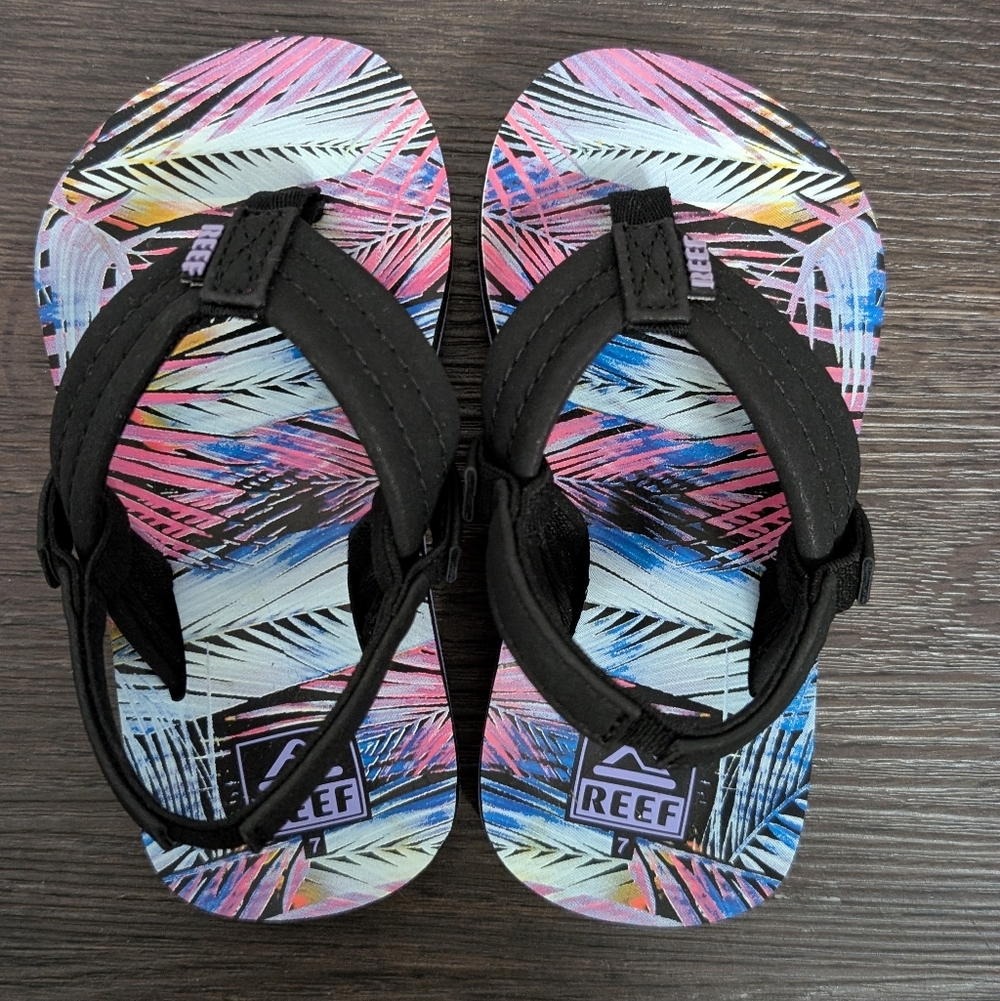 Reef Kids Black Tropical Flip Sandals - Pink/Blue Print